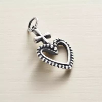 Sacred Heart Charm in Sterling Silver - Image 2