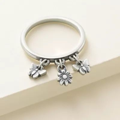 Daisy and Butterflies Dangle Ring in Sterling Silver - Image 2